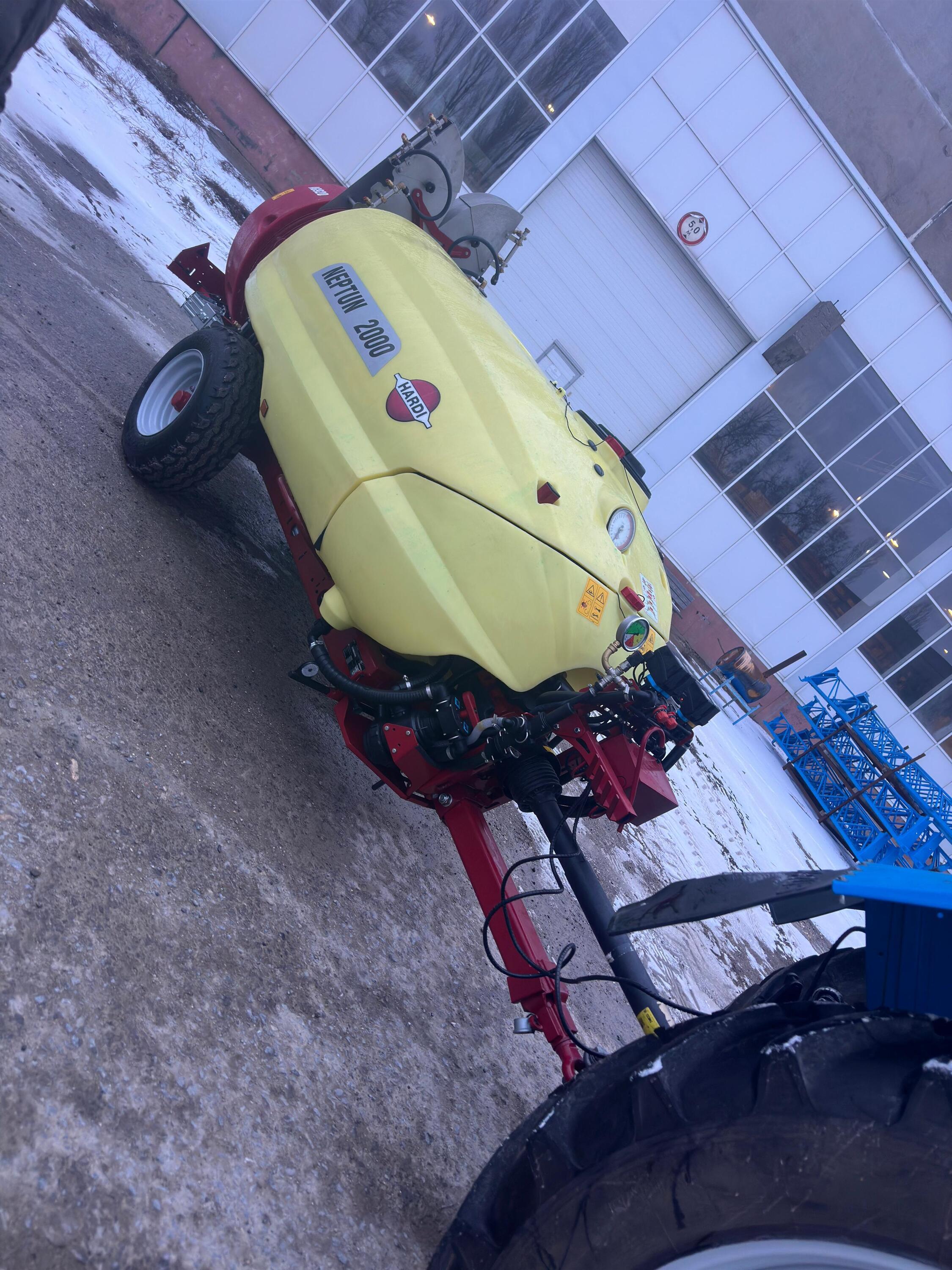 Опрыскиватели прицепные - HARDI Neptun 2000