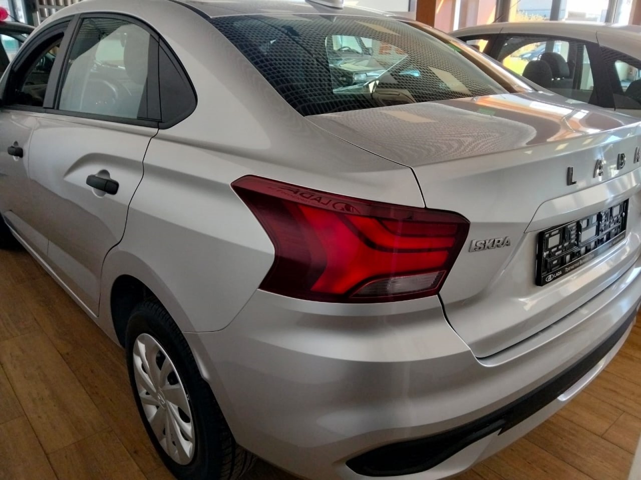 Легковой автотранспорт - LADA Iskra 1.6 CVT (106 л.с.)