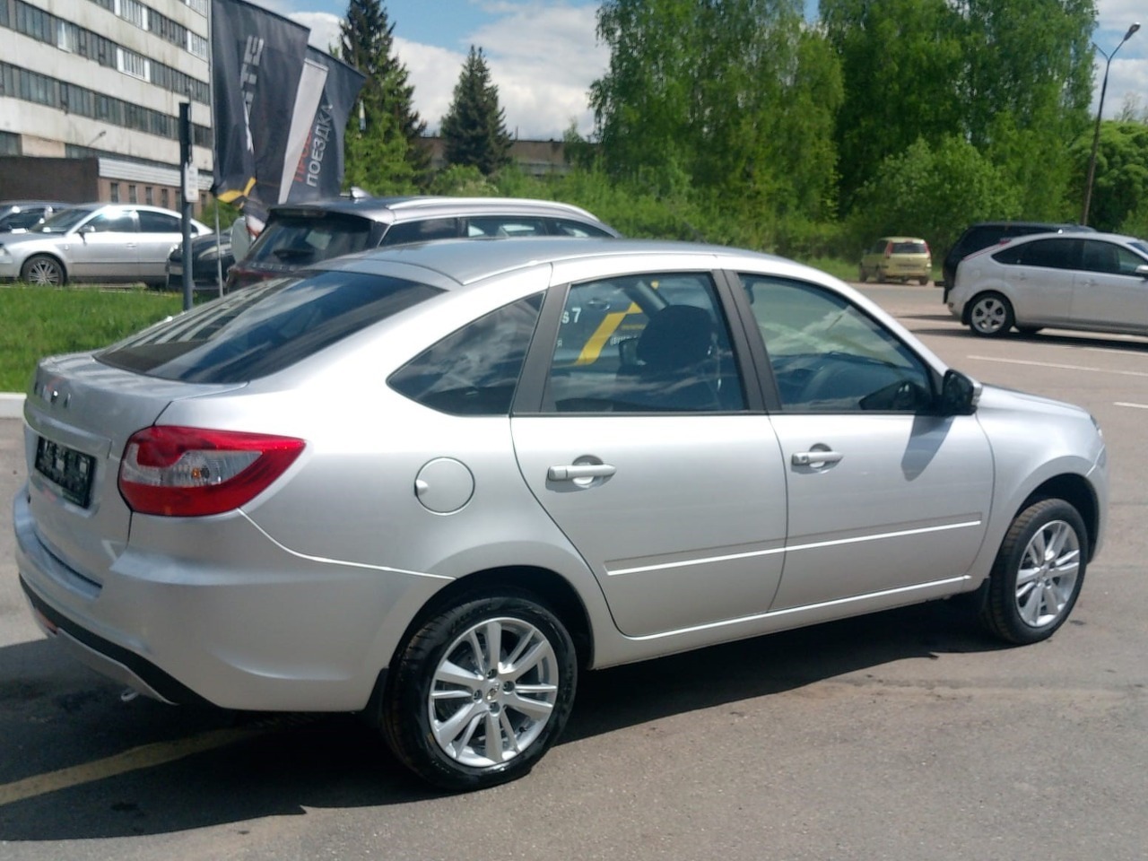 Легковой автотранспорт - LADA Granta 1.6 MT (90 л.с.)