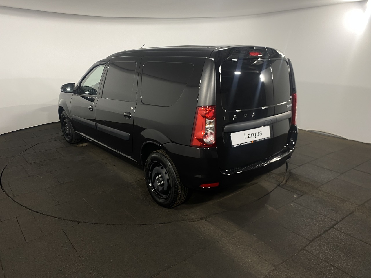 Легковой автотранспорт - LADA Largus 1.6 MT (90 л.с.)