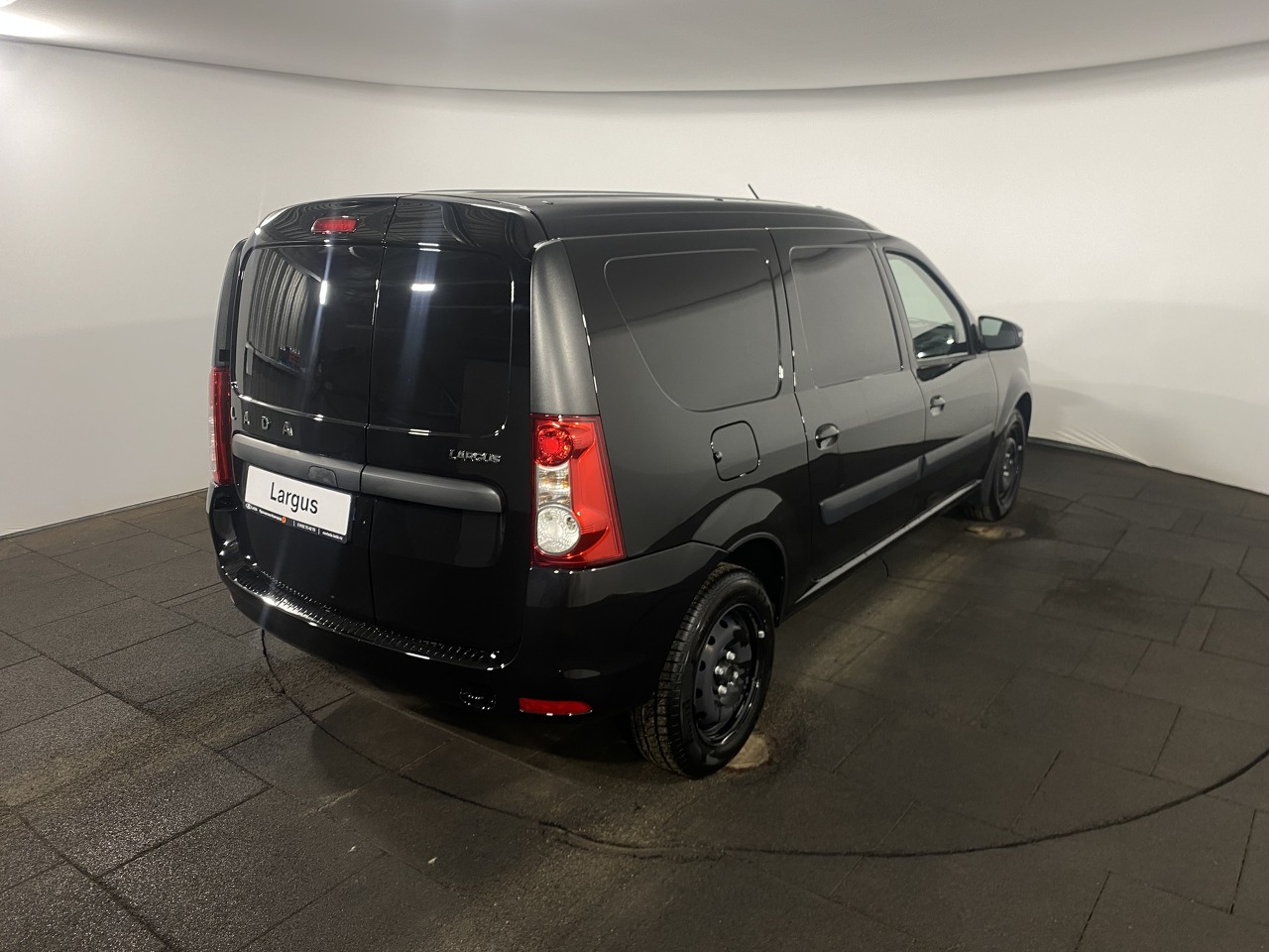Легковой автотранспорт - LADA Largus 1.6 MT (90 л.с.)