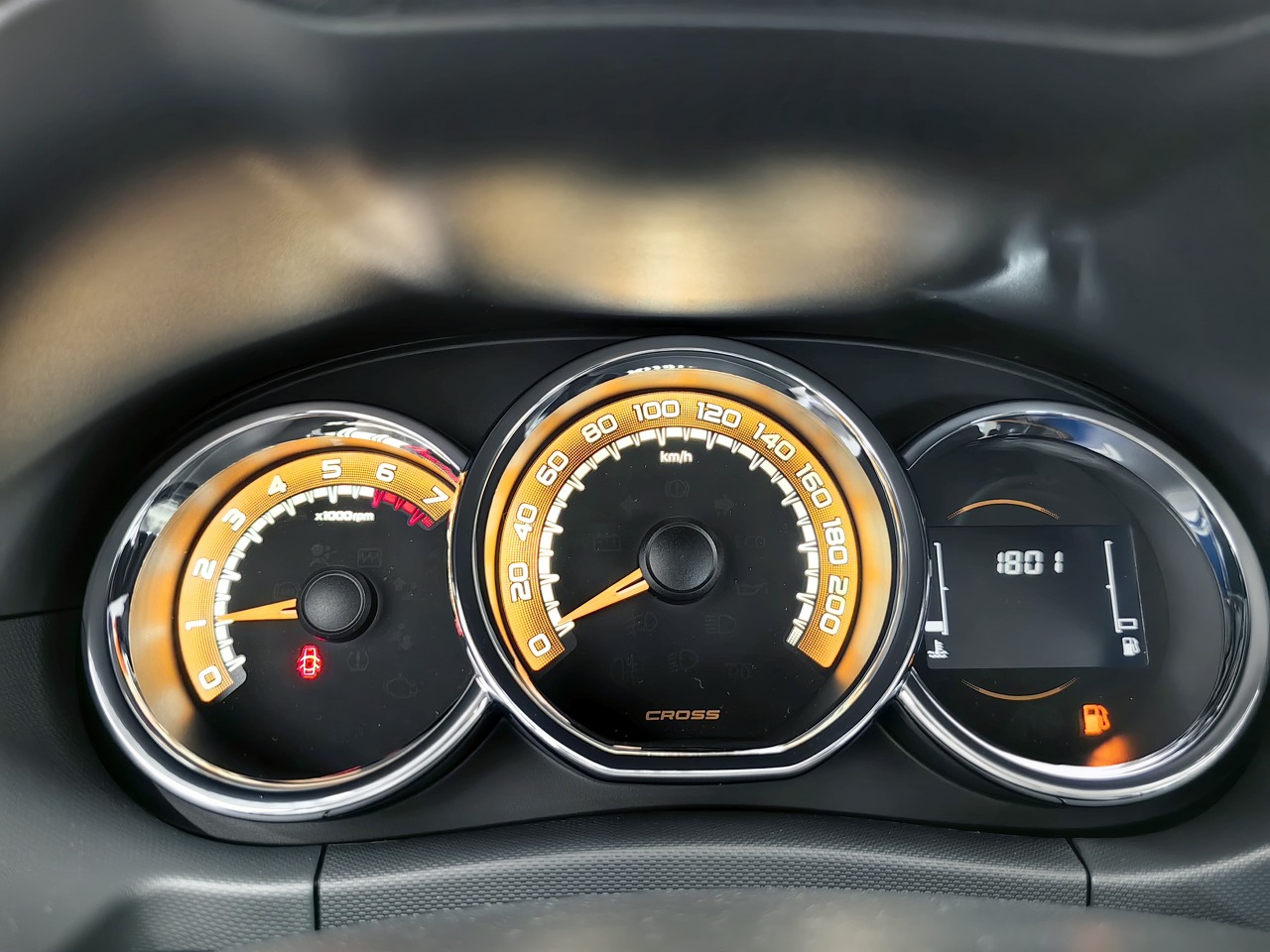 Легковой автотранспорт - LADA Largus Cross 1.6 MT (106 л.с.)