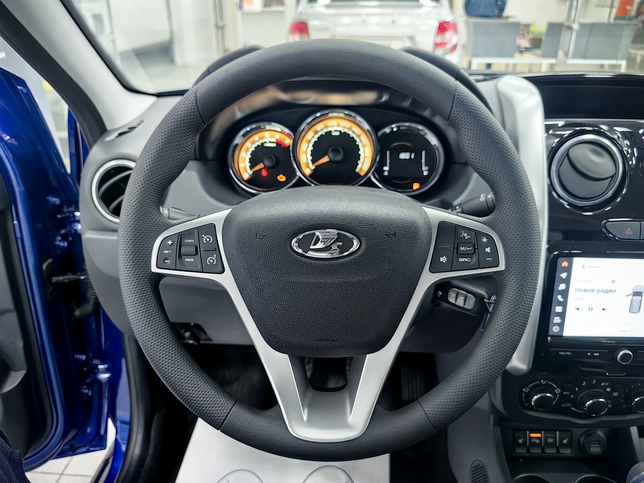 Легковой автотранспорт - LADA Largus Cross 1.6 MT (106 л.с.)