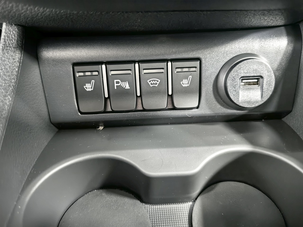 Легковой автотранспорт - LADA Largus Cross 1.6 MT (106 л.с.)