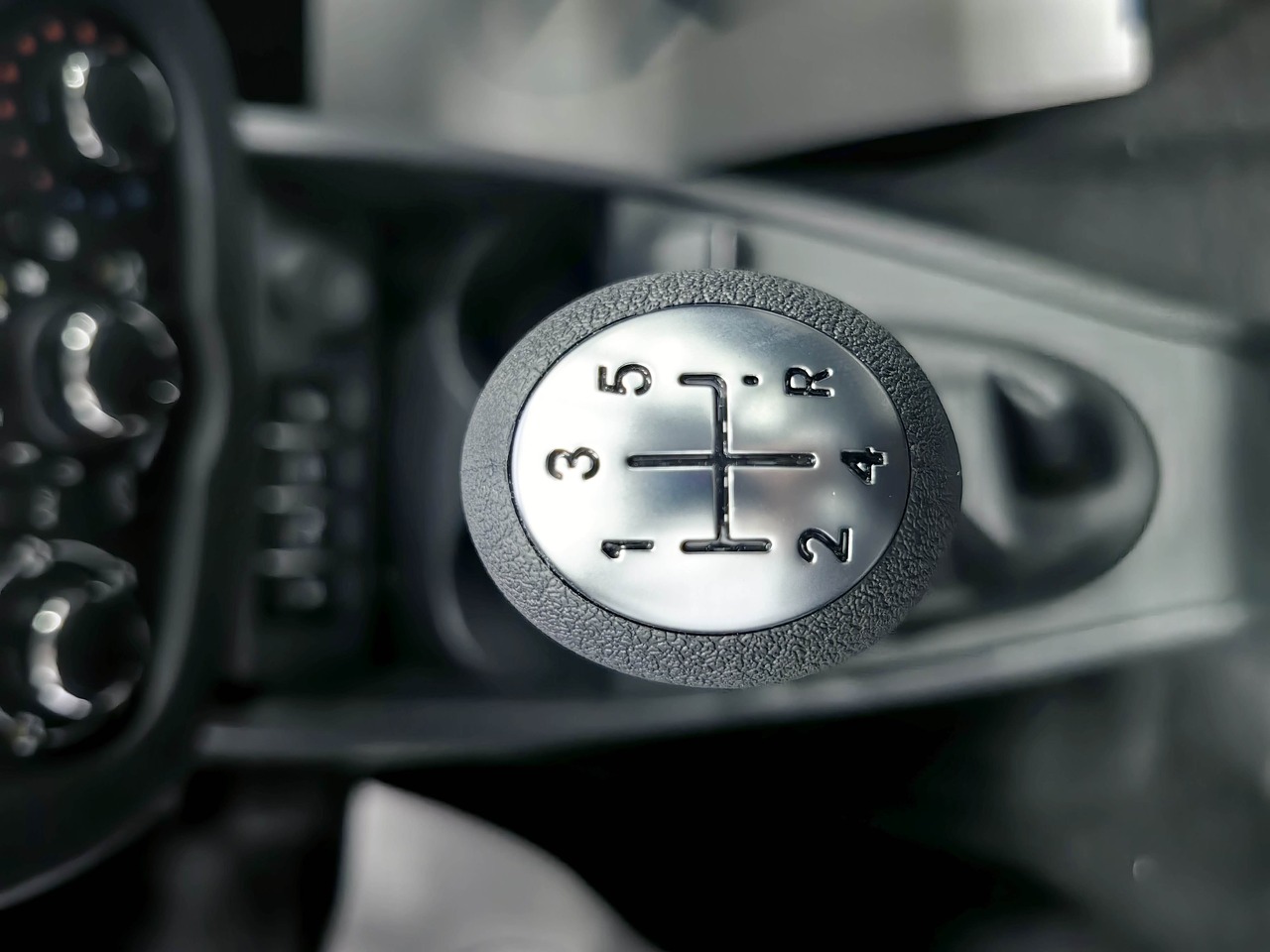 Легковой автотранспорт - LADA Largus Cross 1.6 MT (106 л.с.)