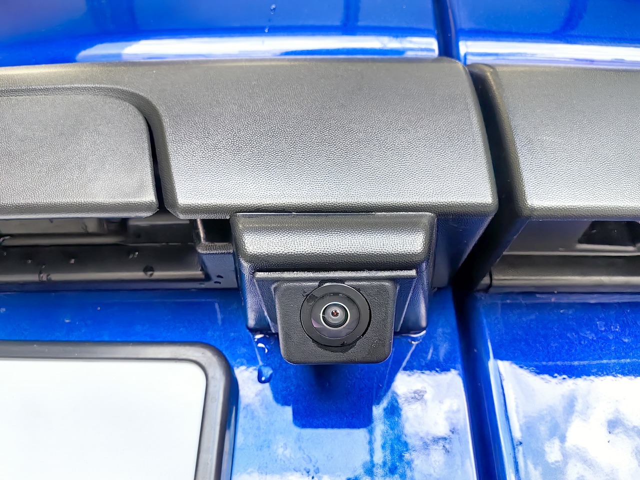 Легковой автотранспорт - LADA Largus Cross 1.6 MT (106 л.с.)