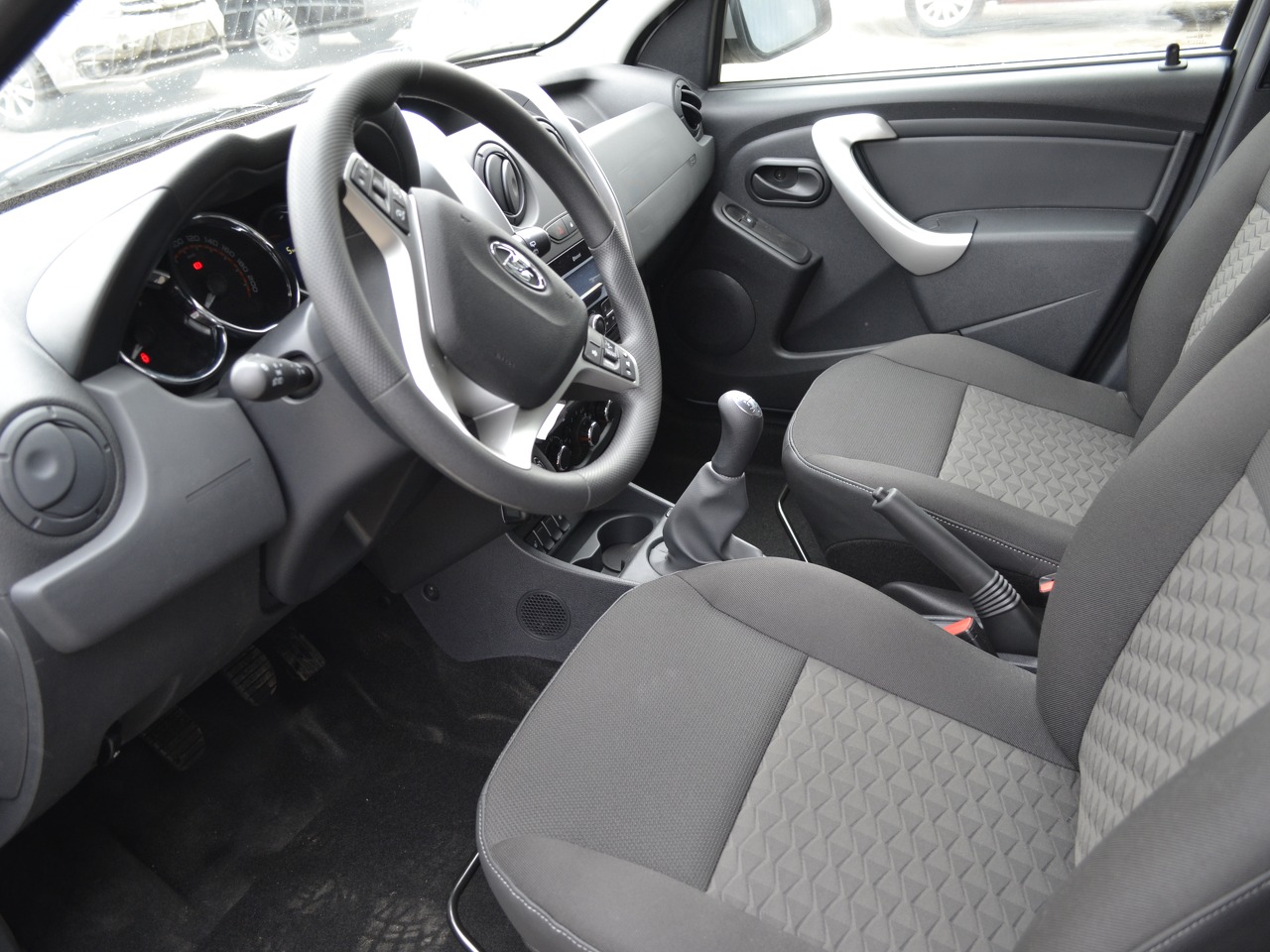 Легковой автотранспорт - LADA Largus 1.6 MT (90 л.с.)