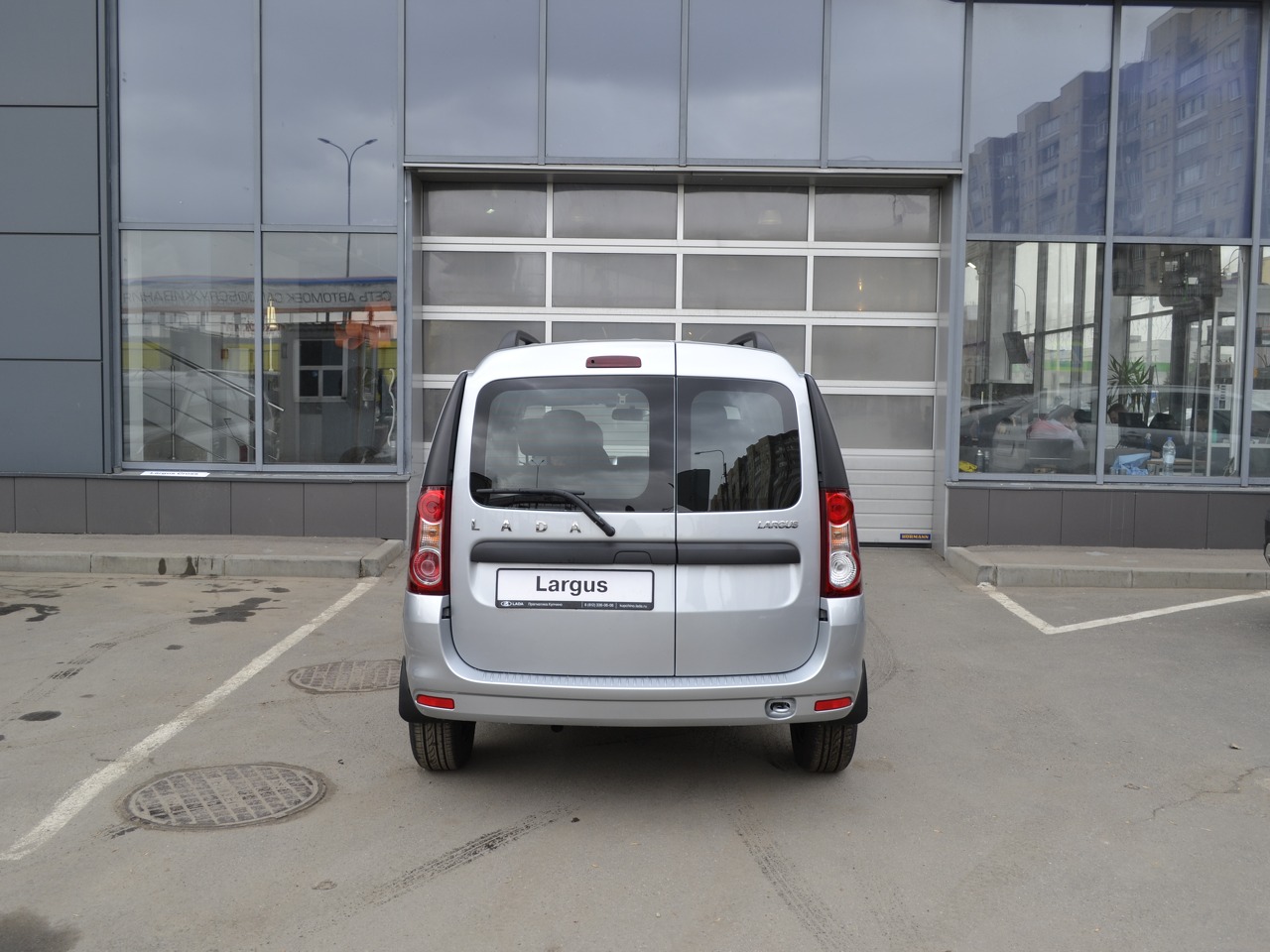 Легковой автотранспорт - LADA Largus 1.6 MT (90 л.с.)