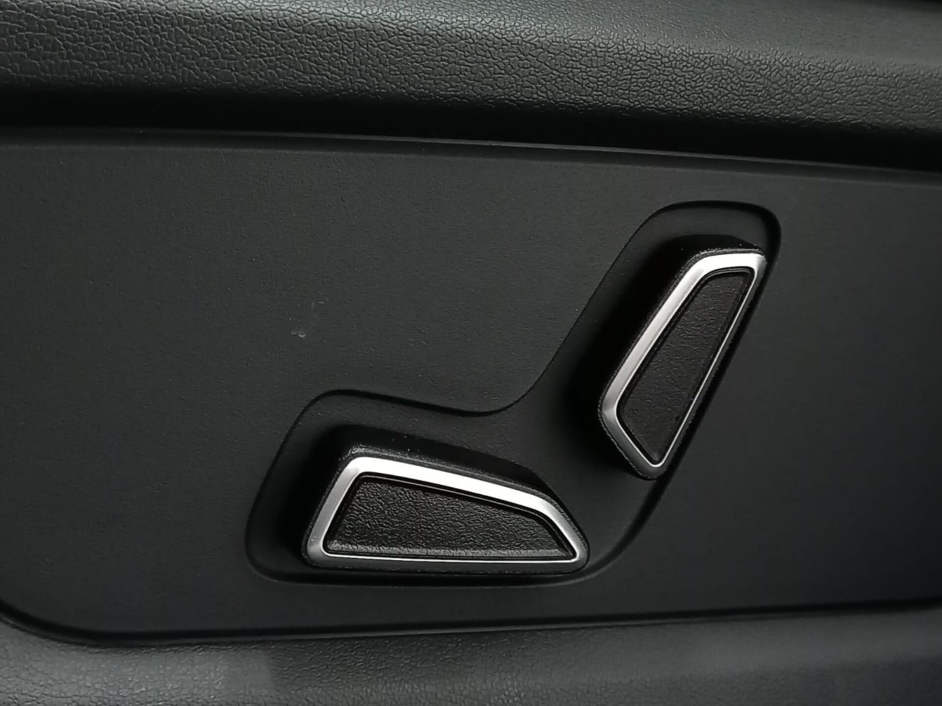 Легковой автотранспорт - CHANGAN UNI-T 1.5 AMT (167 л.с.)