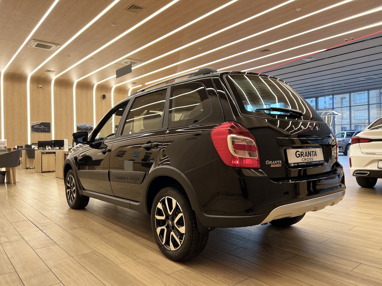 Легковой автотранспорт - LADA Granta Cross 1.6 MT (106 л.с.)