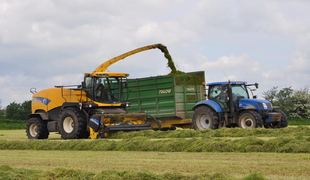 Кормоуборочный комбайн: назначение и классификация