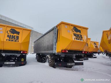Прицепы для с/х техники - ЧКЗ-АГРО ПТВ-391 полуприцеп с передвижной стеной