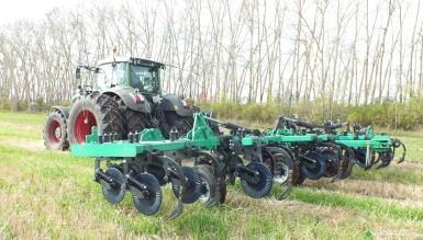 Прочее - АГРО Рыхлитель-агропитатель