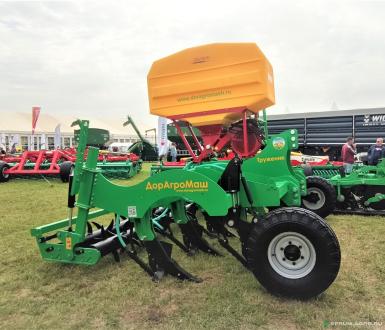 Плуги и глубокорыхлители - ТРУЖЕНИК Глубокорыхлитель ГРС-5 навесной, с внесением гранурированных удобрений