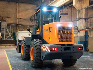 Фронтальные погрузчики - UMG Фронтальный погрузчик WL50 