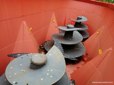 Кормораздатчики-смесители - KUHN смеситель раздатчик корма KUHN серии CENTRAMIX 45.3 DL   CENTRAMIX 45.3 DL 