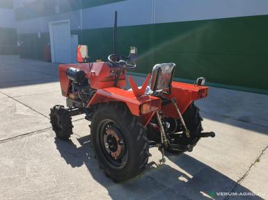 Колесные тракторы - УРАЛЕЦ 220 (2x4)