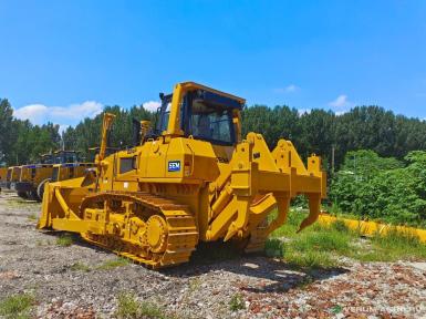 Бульдозеры - SEM 824F в макс комплектации: отвал, трехстоечный рыхлитель