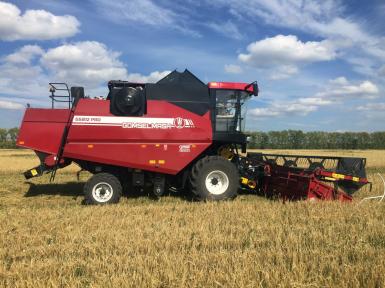 Зерноуборочные комбайны - БРЯНСКСЕЛЬМАШ КЗС-812-15 (СТАВР)