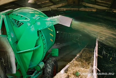 Пресс-подборщики - БОБРУЙСКАГРОМАШ ИРК-145, измельчитель рулонов и грубых кормов