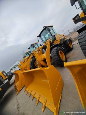 Фронтальные погрузчики - SDLG L935H (LGCE)