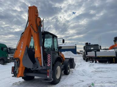 Экскаваторы - UMG Экскаватор-погрузчик TLB 827
 Экскаватор-погрузчик Эксмаш