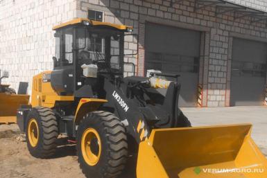 Фронтальные погрузчики - XCMG LW330RU 