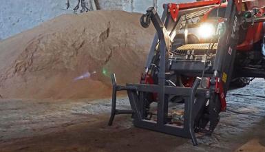 Дополнительное оборудование - METAL-FACH Подъемник мешков Big Bag для трактора