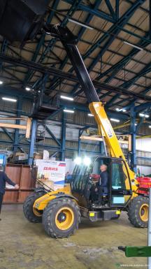 Телескопические погрузчики - RUNMAX TLH 532E