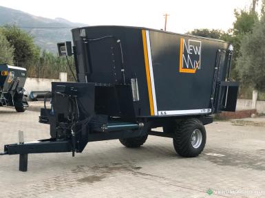 Кормораздатчики-смесители - NEWMIX VR12 вертикальный двухшнековый с весами и транспортером