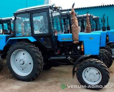 Колесные тракторы - BELARUS 82.1 на портальном мосту