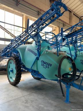 Опрыскиватели прицепные - BERTHOUD Tracker 3200 S DPA