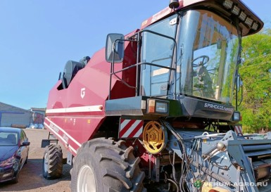 Зерноуборочные комбайны - БРЯНСКСЕЛЬМАШ КЗС-812