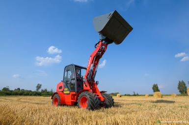 Фронтальные погрузчики - POLAR BADGER WL50A