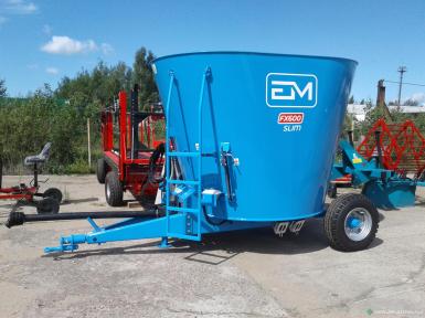 Кормораздатчики-смесители - METAL-FACH Rino Slim FX 600 Одношнековый