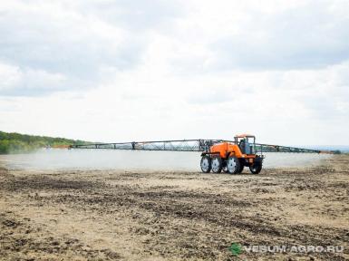 Опрыскиватели самоходные - ТУМАН Самоходный опрыскиватель-разбрасыватель «Туман-3» 