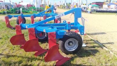 Плуги и глубокорыхлители - АВАНГАРД ПБС-3 отвальный