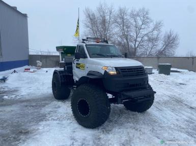 Разбрасыватели удобрений - ВУАЗ-АГРО 1000М Дизель 122 л.с. Самоходный разбрасыватель