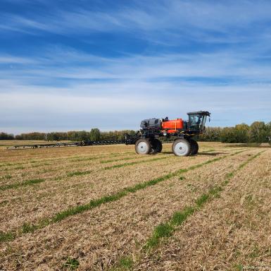 Опрыскиватели самоходные - РОСФЕР Самоходный высококлиренсный  опрыскиватель
