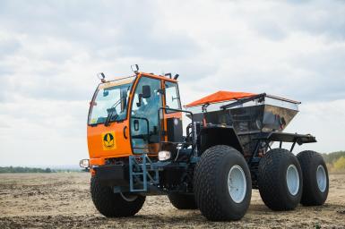 Опрыскиватели самоходные - ТУМАН Туман 2-М Разбрасыватель удобрений