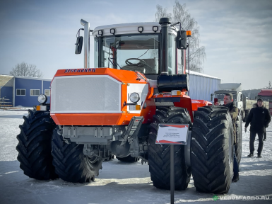 Колесные тракторы - ЯРОСЛАВЕЦ ЯР-250