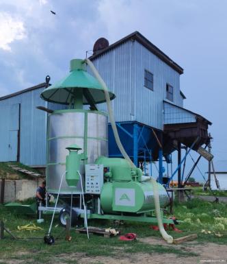 Зерносушильное оборудование - AGRONEZH М10  Мобильная зерносушилка Электропривод/ Дизель