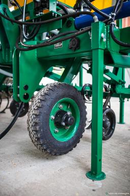 Культиваторы - КРОНОС Культиватор КРН 5,6  с транспортным приспособлением