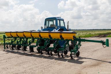 Культиваторы - КРОНОС КРН-5.6 с подкормочным и транспортным приспособлением