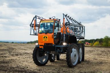 Опрыскиватели самоходные - ТУМАН Туман 2-М Штанговый опрыскиватель 