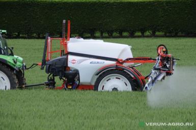 Опрыскиватели прицепные - KUHN LEXIS 3000