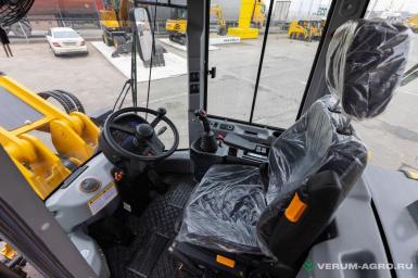 Фронтальные погрузчики - BULL SL300T