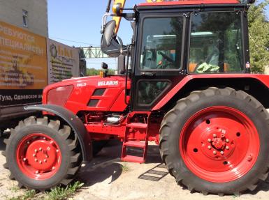Колесные тракторы - BELARUS Трактор Беларус-82.3 (006)