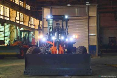 Грейдеры - UMG Автогрейдер ДЗ-250 