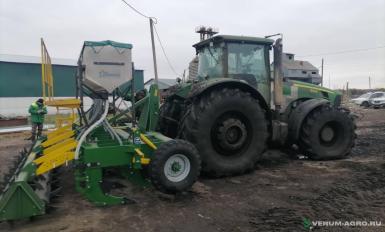Плуги и глубокорыхлители - ЗАВОД ИМЕНИ МЕДВЕДЕВА Глубокорыхлитель навесной ГРП-4 Система внесения удобрений с бункером